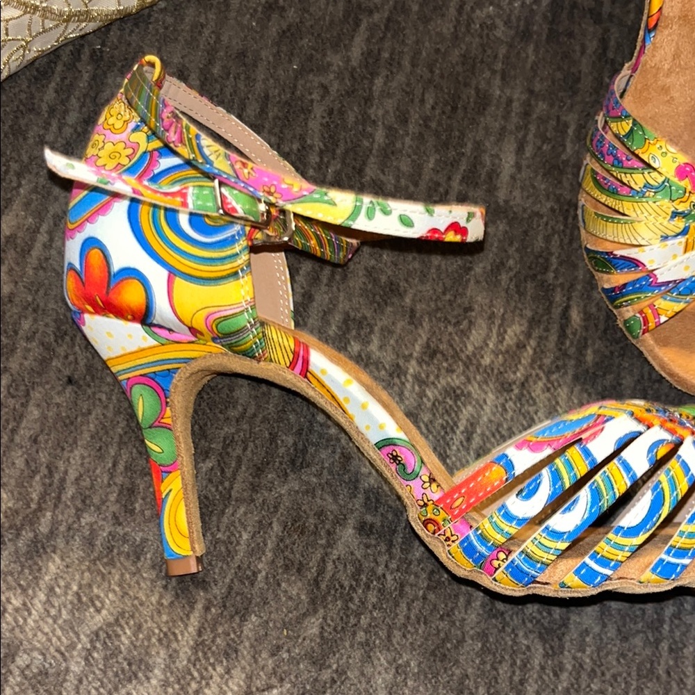 Colorful Women's Strappy Sandals - Picture 5 of 7